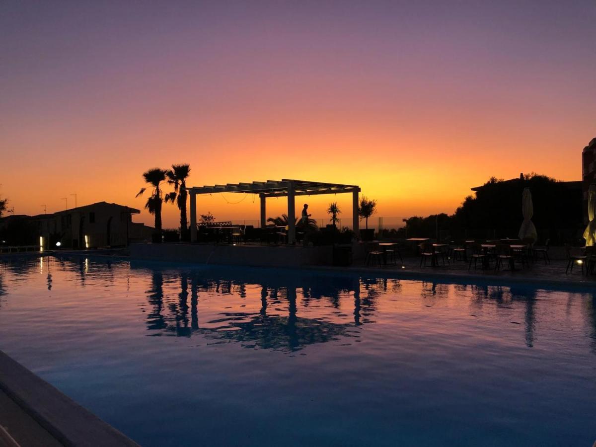 Horizon Hotel by PendraHolidays Badesi Buitenkant foto